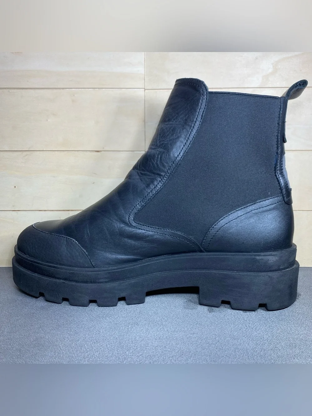 Fly London Lugged Chelsea Boots Black Leather Women's Size 10.5 Shoes EU41